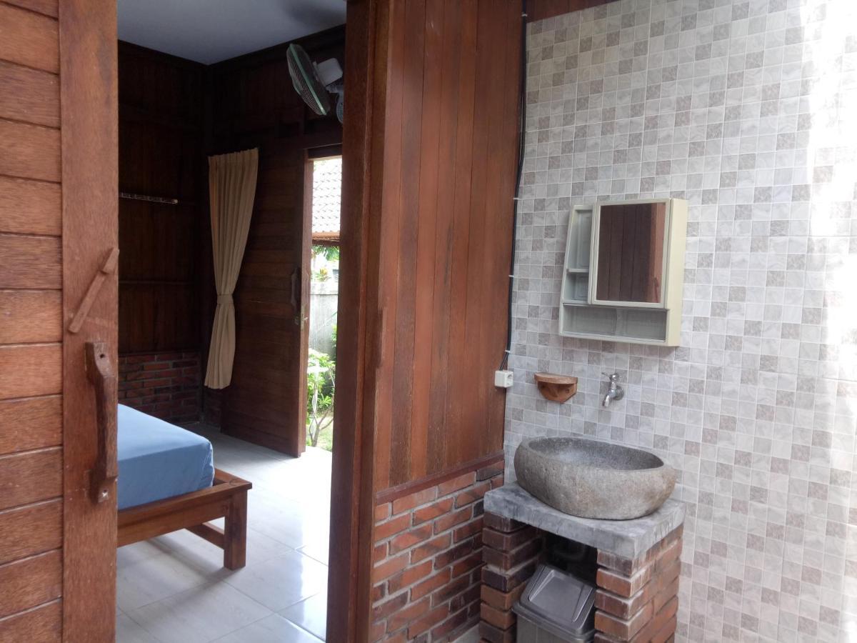 Khalisha Villa Airsatang Exterior photo